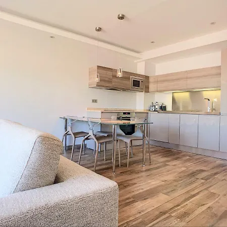 16 Quai Saint-pierre קאן